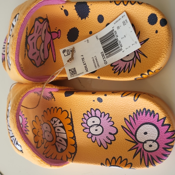 ADIDAS X KEVIN LYONS ADILETTE SLIDES Youth 7 - Picture 2 of 4